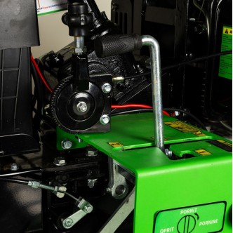 Mini tractor Micul Fermier, 17cp 530cc, motor pe motorina 4T, 4X4, 4 viteze, pornire electrica, 2 cutii de viteze, sistem hidraulic